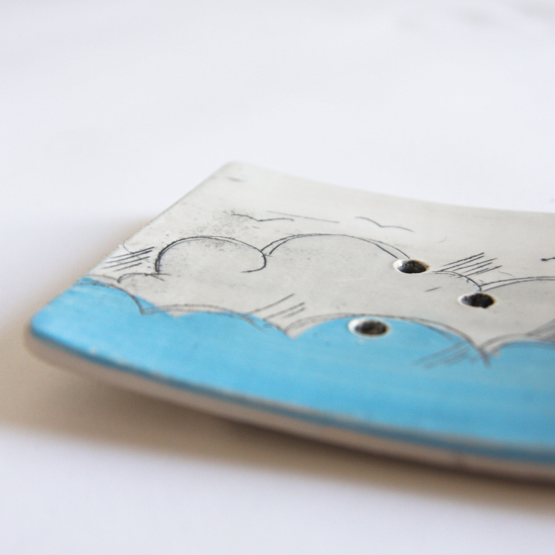 Rectangular soap dish with cloud sketch