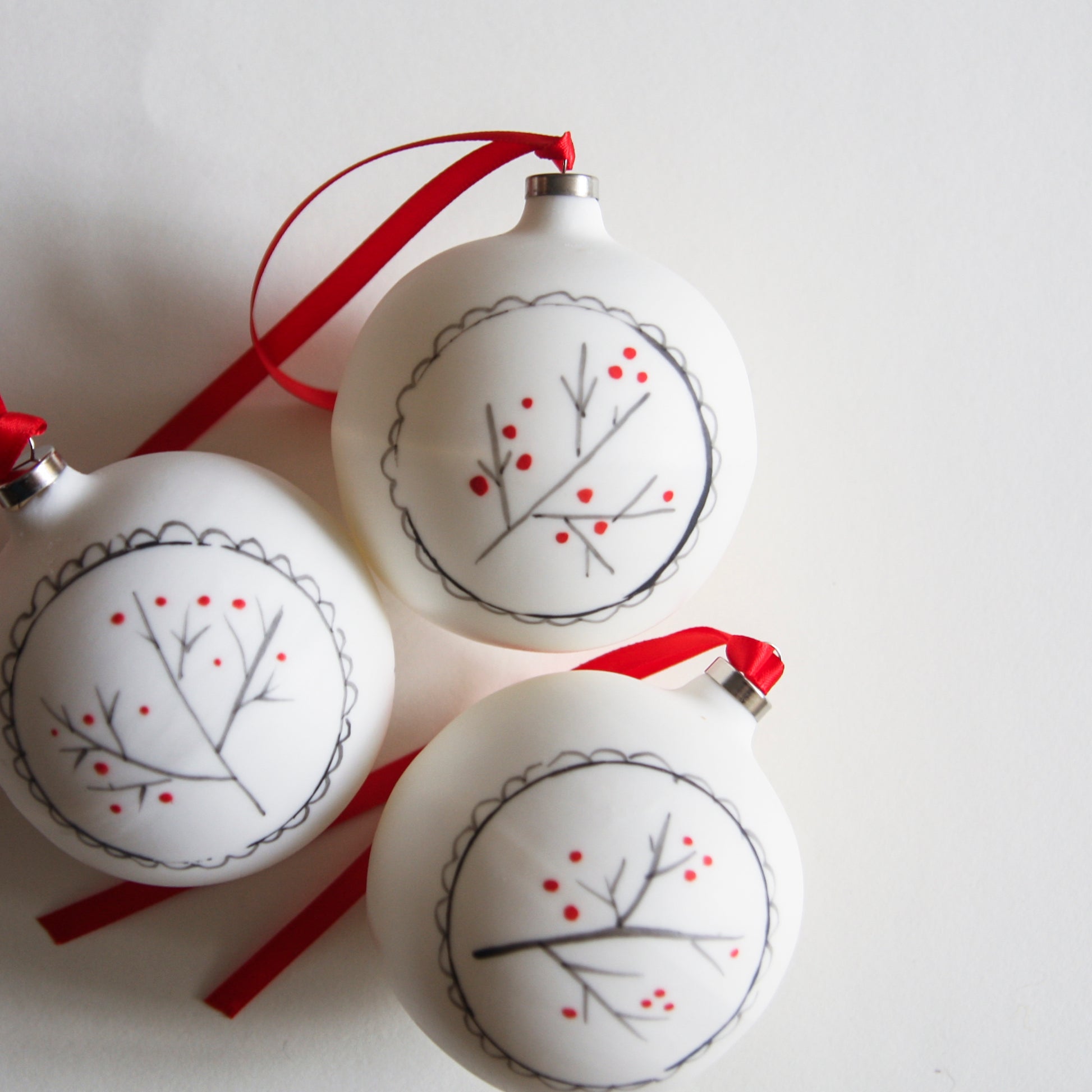 RED BERRIES Christmas Bauble