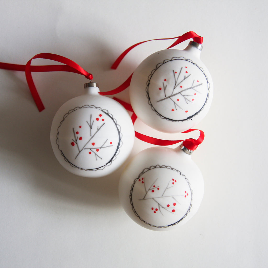 RED BERRIES Christmas Bauble