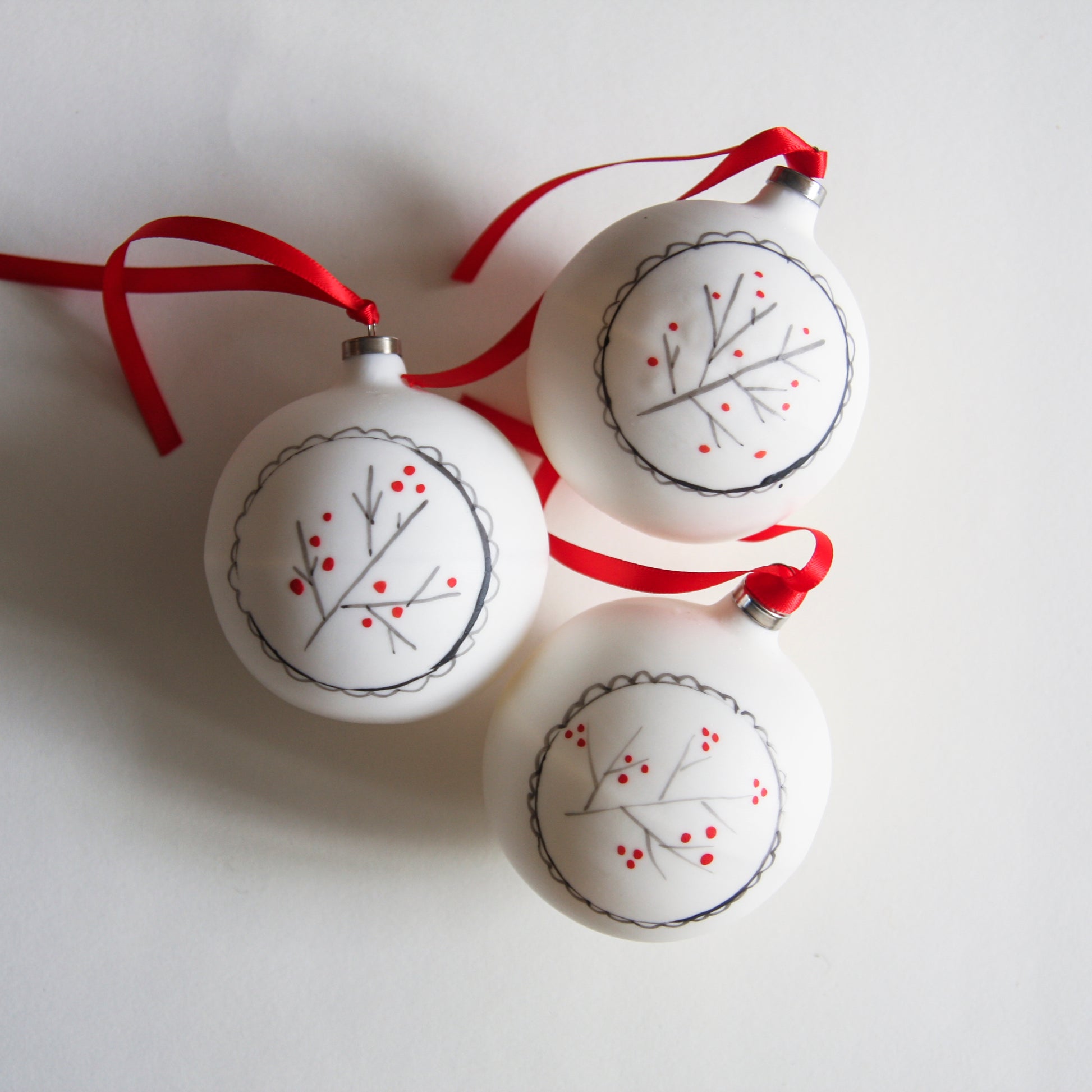 RED BERRIES Christmas Bauble