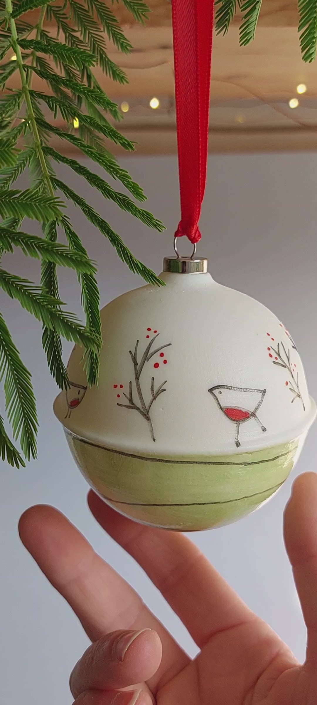 Robin and Winter Berries Bauble