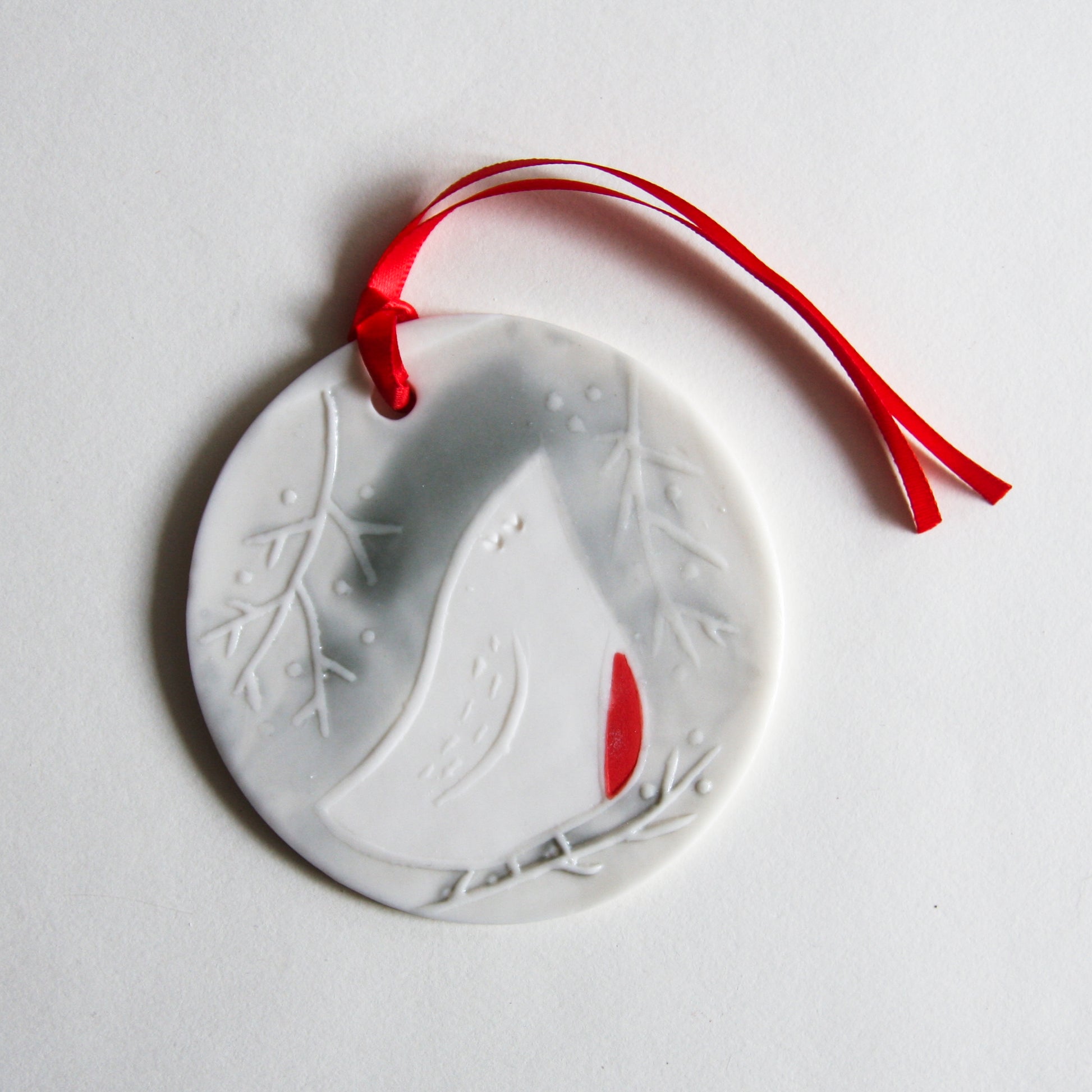 ROBIN disc ornament